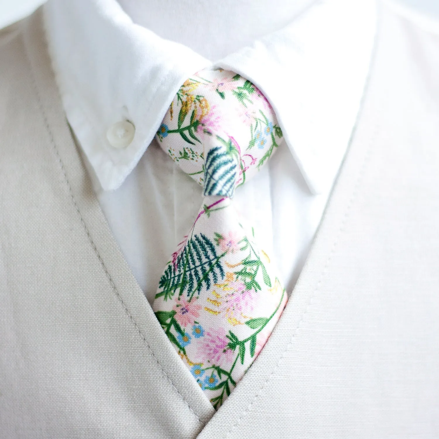 Boy's Bow Tie / Wildflowers In Pink