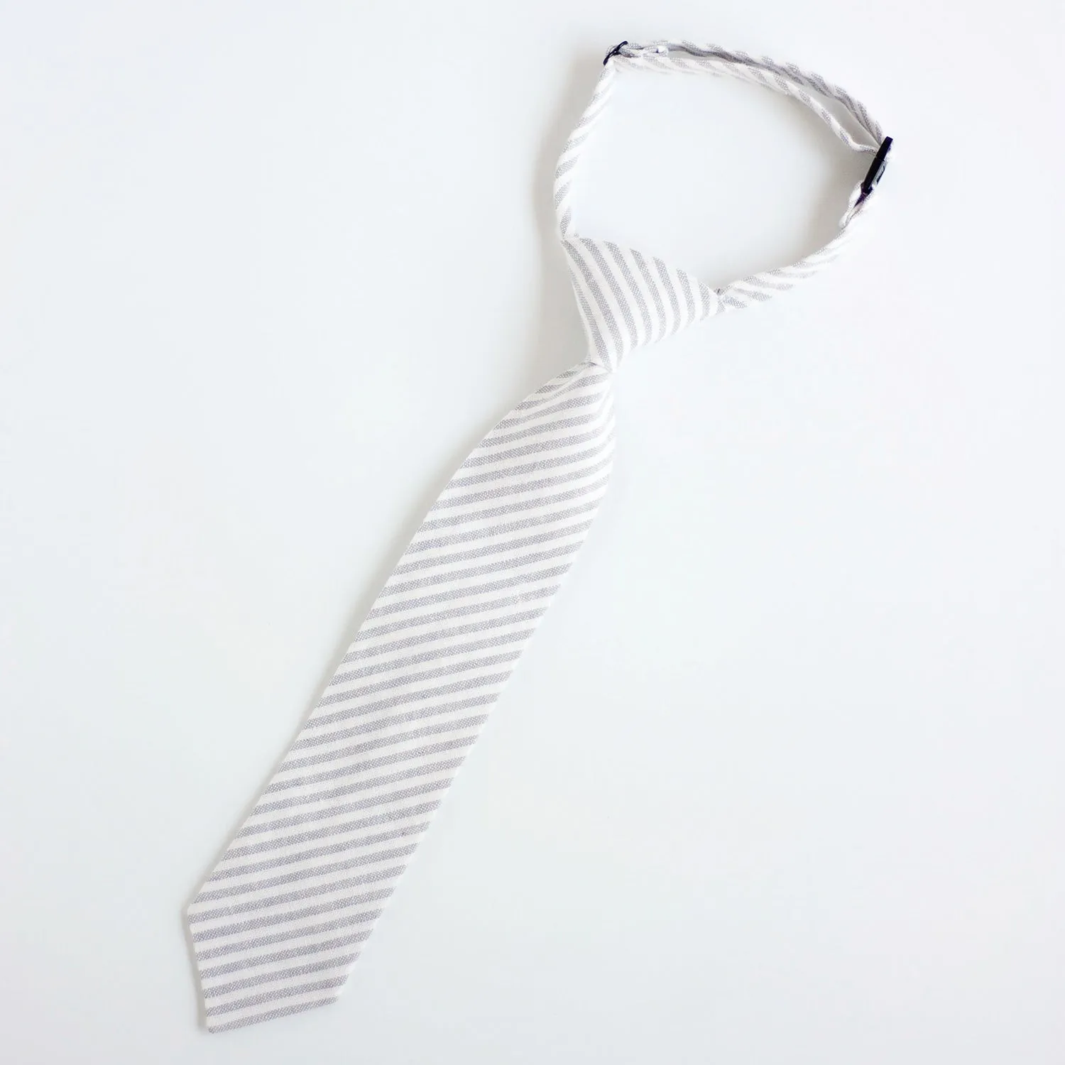 Boy's Necktie / Gray Linen Stripe