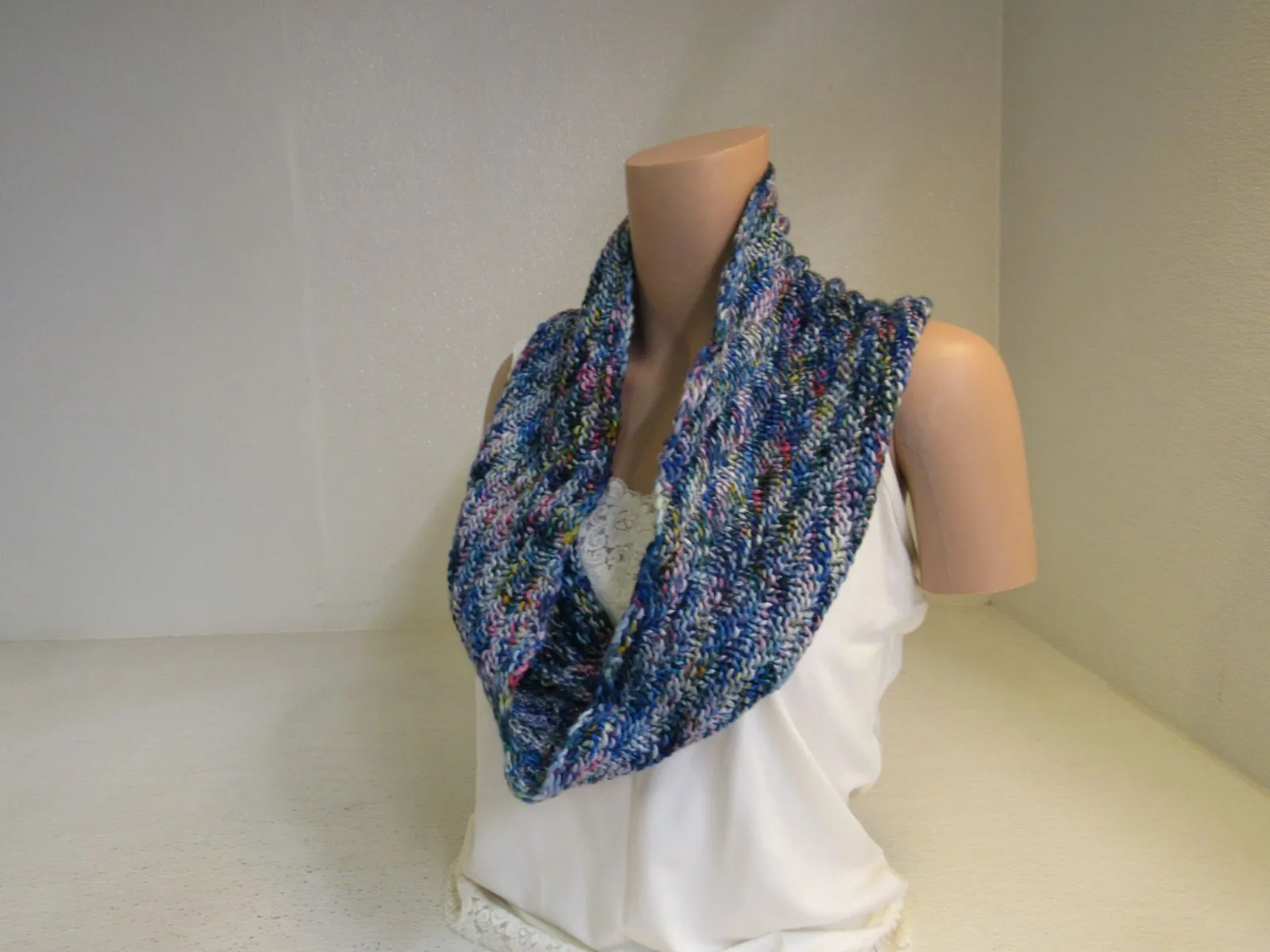 Handcrafted Cowl Multicolored 100% Merino Female Adult -- New