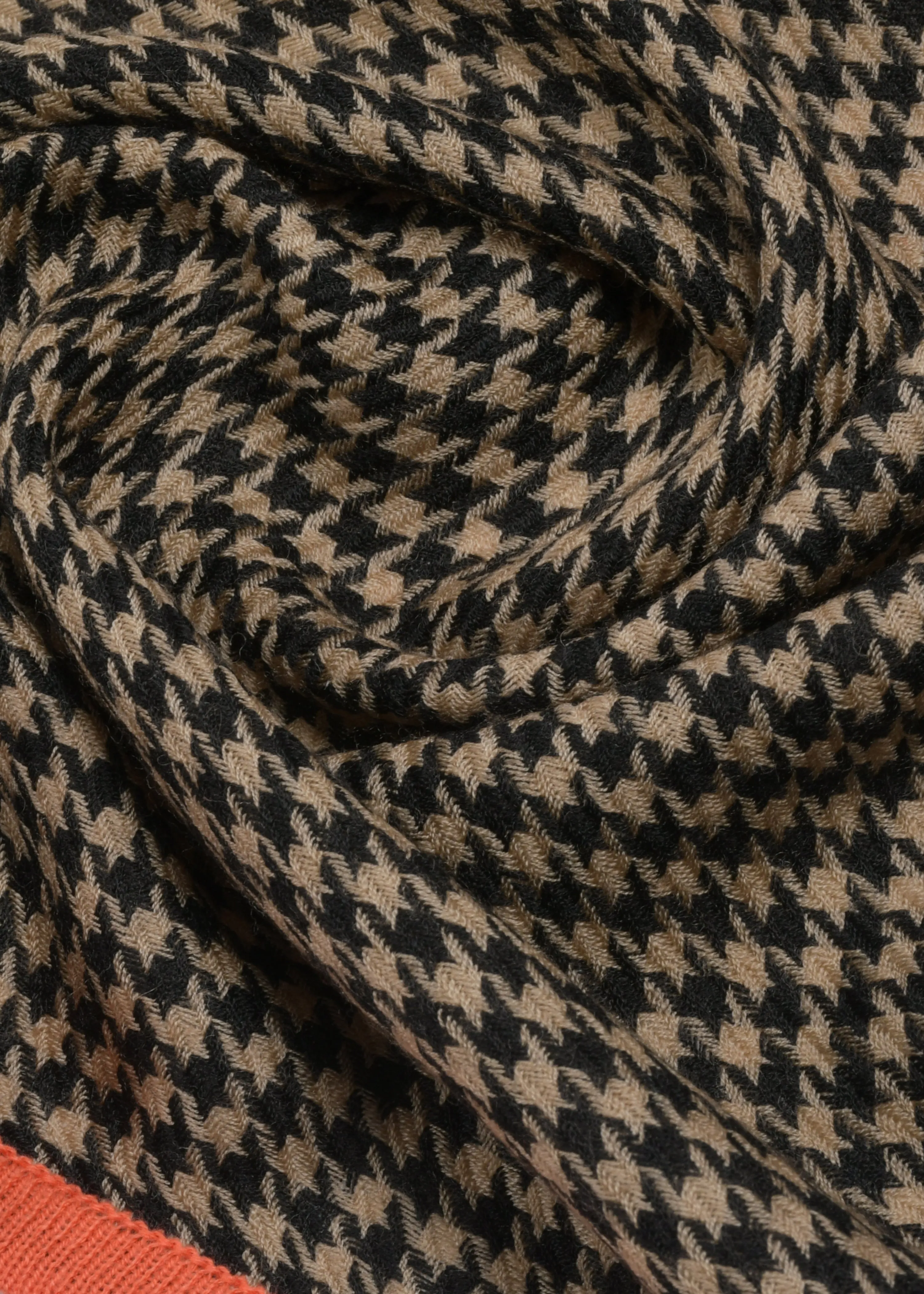 Houndstooth Stole with Piping Border in Merino
