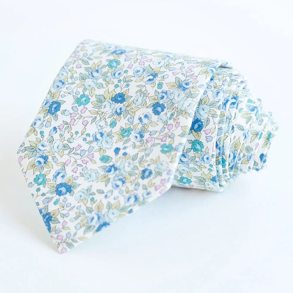 Men's Freestyle Self-Tie Bow Tie / Blossoms In Blue