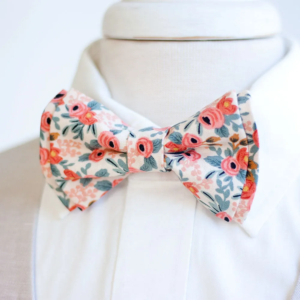 Men's Freestyle Self-Tie Bow Tie / Rosa In Peach