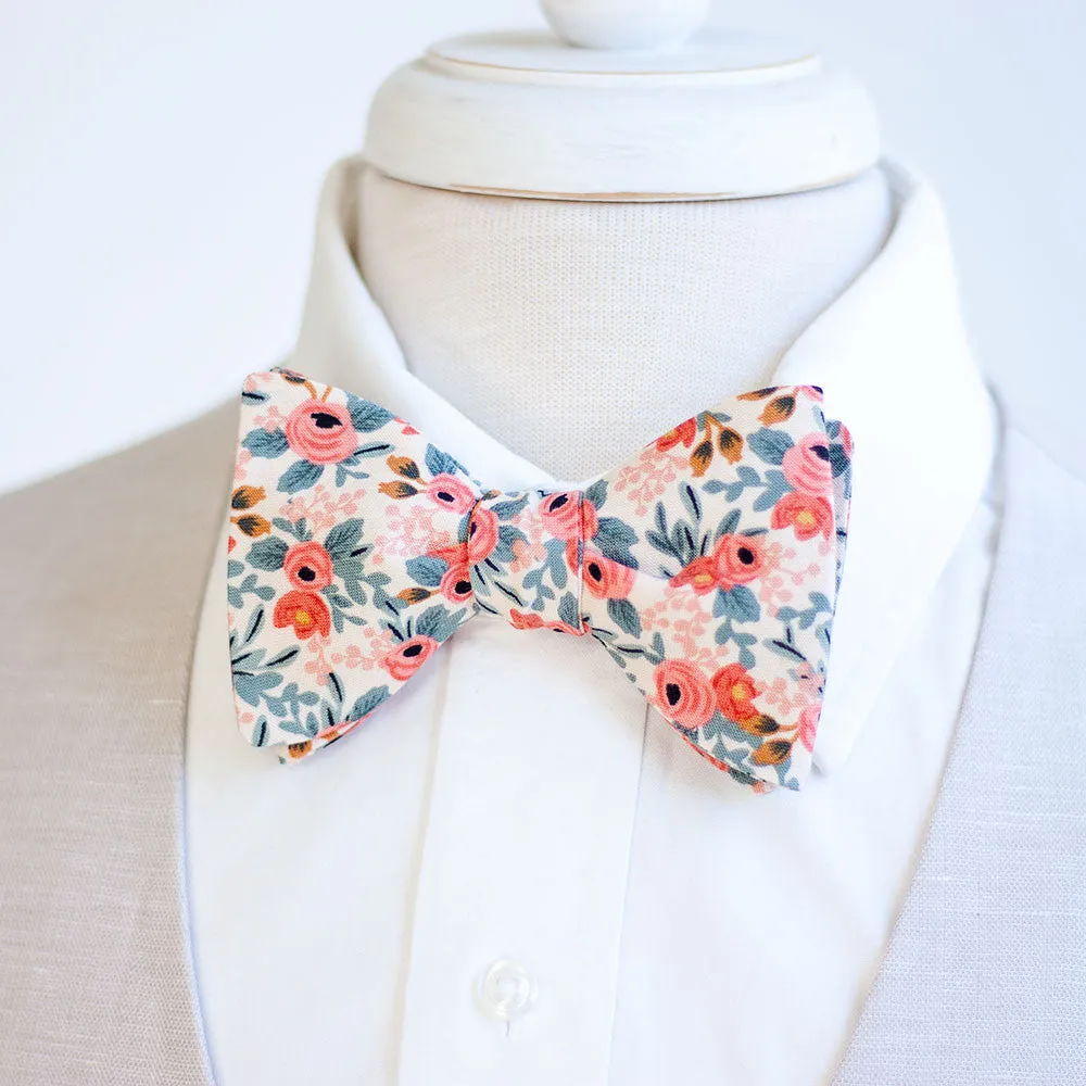 Men's Freestyle Self-Tie Bow Tie / Rosa In Peach