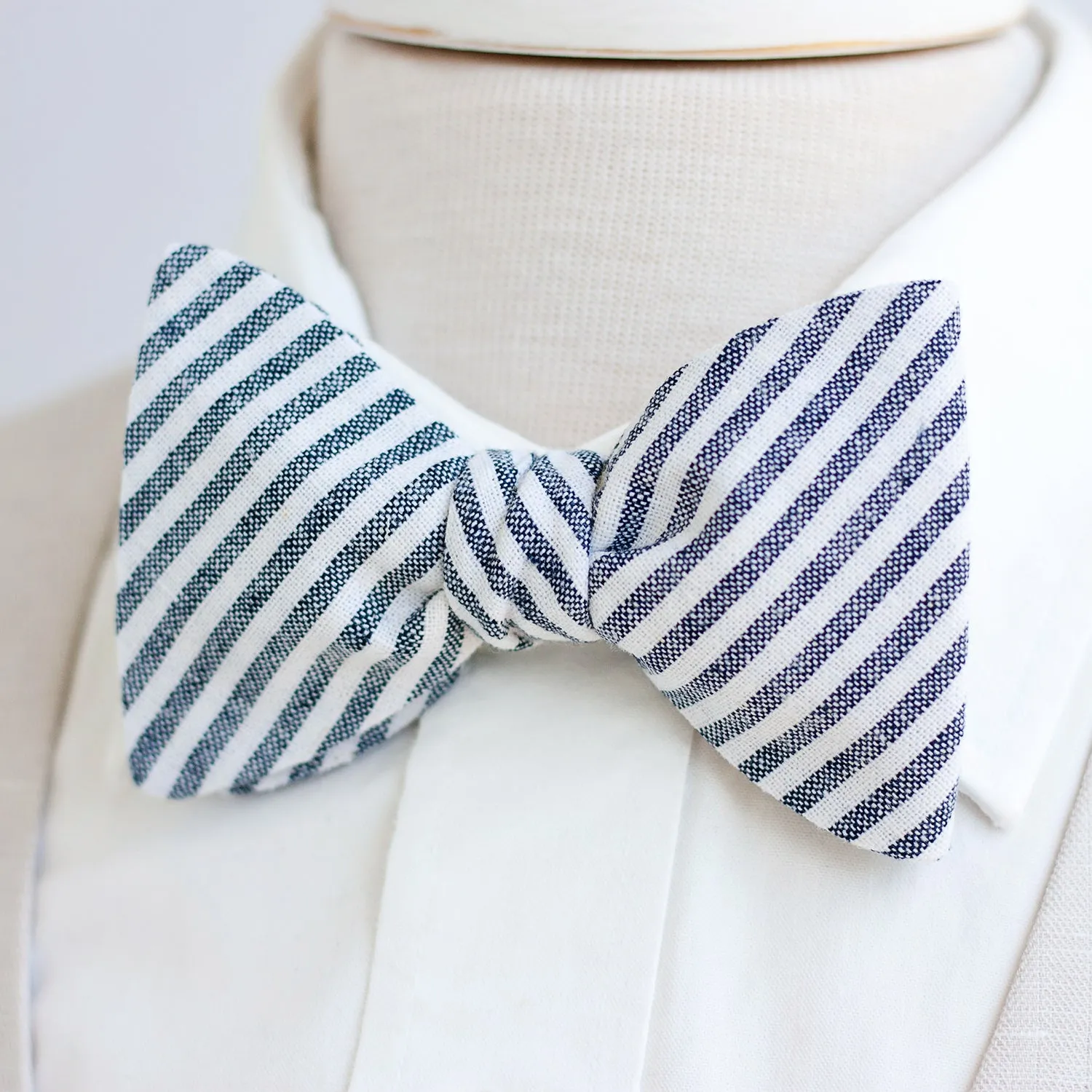 Men's Pocket Square / Navy Linen Stripe