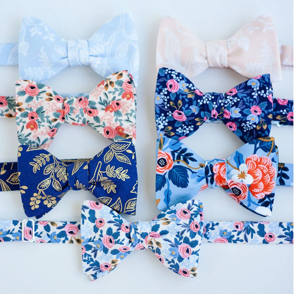 Men's Pocket Square / Rosa In Periwinkle