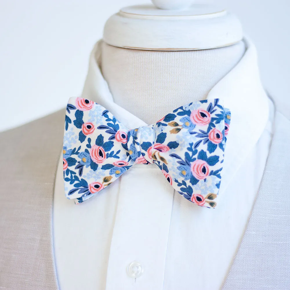Men's Pocket Square / Rosa In Periwinkle