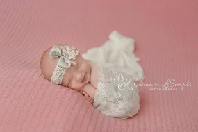 Stretch Lace Wrap in Cream