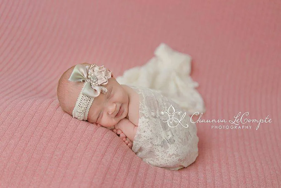 Stretch Lace Wrap in Cream