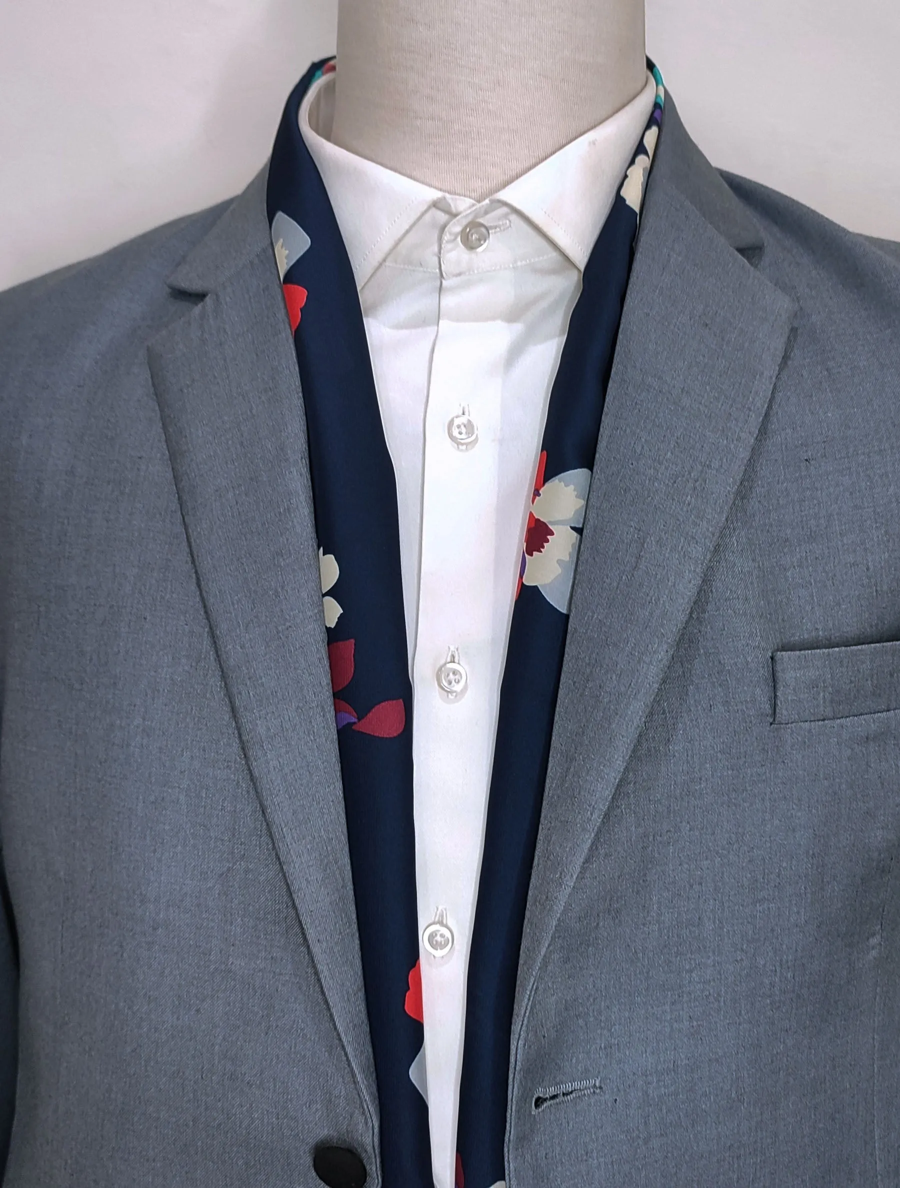 THE DEEP BLUE FLORAL - SILk men scarves
